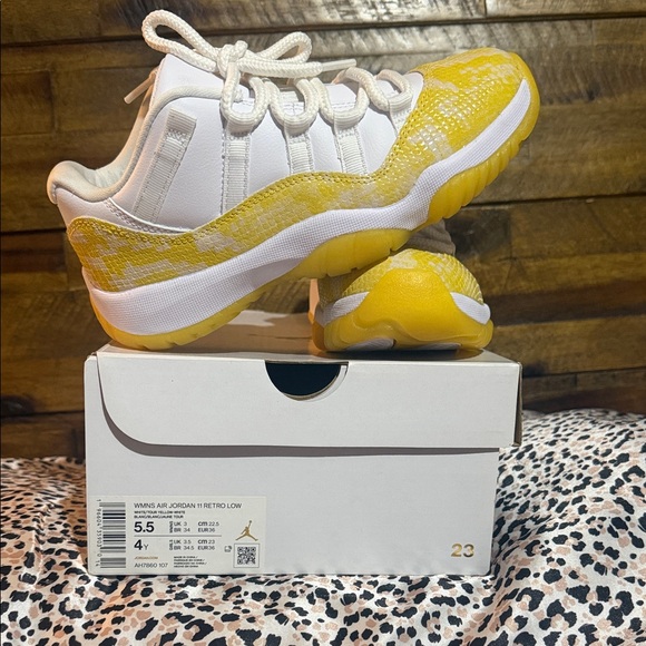 Jordan Other - Jordan 11 Retro Low - White and Yellow